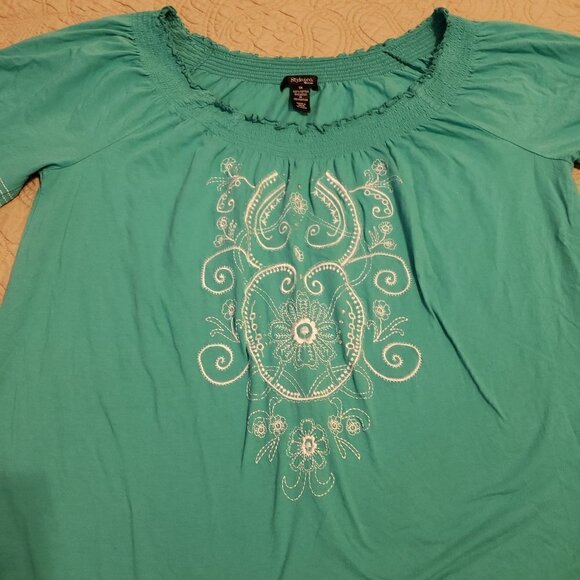 Style & Co Woman's Size Peasant Style Embroidered - Picture 2 of 8